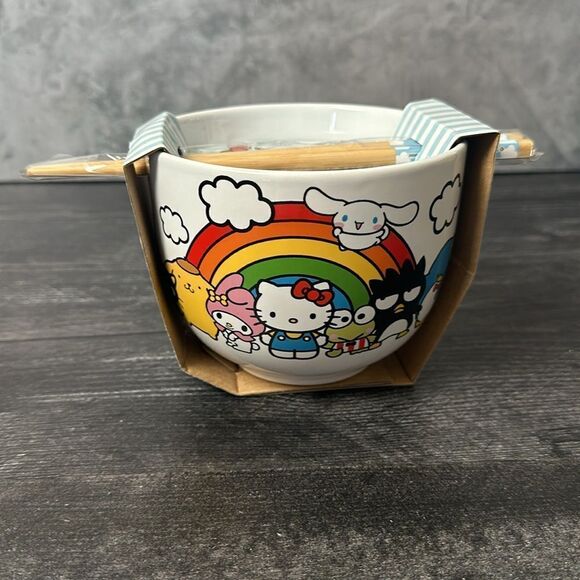 Hello Kitty Bowl with Chopsticks - Picture 3 of 3